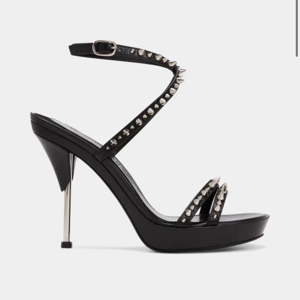 ALEXANDER MCQUEEN Punk Spike Leather Ankle-Strap Sandals in black size 41